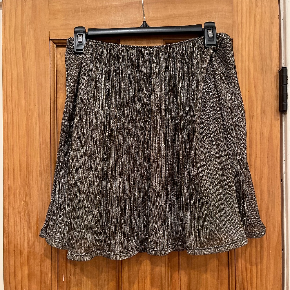 City Vibes Black and Gold Shimmer Skater Skirt Size 5 NWOT 0098
